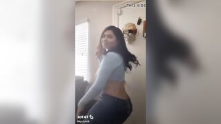 Ass shaking