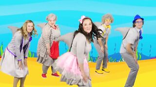 Baby Shark big boob bounce dance