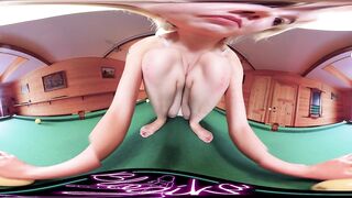 VR 360 ° Girl with Balloons, Funny Moments