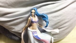 ワンピースのビビの巨乳美少女フィギュアでオナニーしてちんぽから濃厚精液をぶっかけてみた