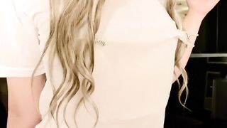 【japnese】金髪ギャルの美乳に洗濯バサミで乳首をパッチン