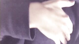 【ちくびぜめ】ぽっちり乳首をエッチな色のスポンジでコリコリ Nipple Massage with PINK Sponge Japanese Masturbation Orgasm