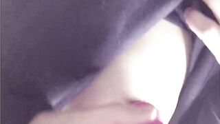 【ちくびぜめ】ぽっちり乳首をエッチな色のスポンジでコリコリ Nipple Massage with PINK Sponge Japanese Masturbation Orgasm