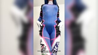Cosplay Girl Playing with her Wet Pussy