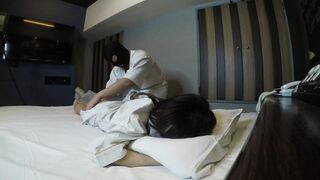 日本人の女の子にマッサージ施術（japanese Girl）
