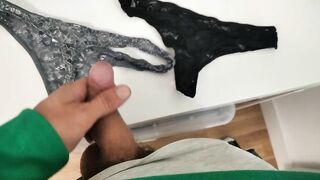 El Cerdo PERVERTIDO Se MASTURBA Con Mis BRAGUITAS