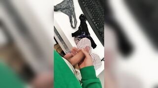 ESPIANDO El DORMITORIO De La HERMASTRA, El SUJETADOR SEXY, Puso DURA La POLLA
