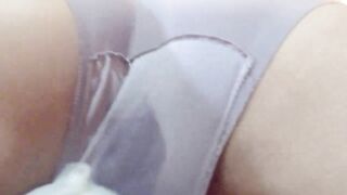 無修正 JKコスの変態人妻に電マでオナニーしてもらったよ。ローアングルで撮影したら見切れちゃった