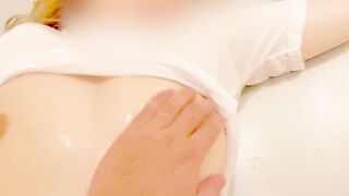 【japan】ローションで美乳をマッサージ