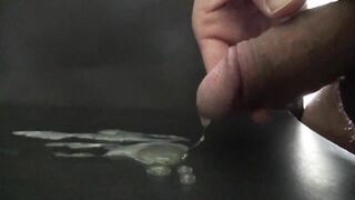 【特濃射精】オナ禁明けに朝日を浴びながら気持ちよく射精。後半は粘り気が凄いです。