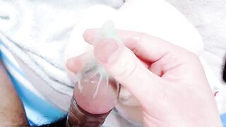 【個人撮影・喘ぎ声あり】　変態素人大学生　オナホ腰振りオナニー　コンドームつけてたくさん射精　日本人　デカチン　手コキ