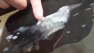 オナ禁明けのお久し射精を気持ちよく行い、射精後は不純物の多い濃厚精液をいじる変態君。