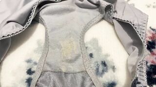 【i'm just going to Rub a Dick on the Dirty Panties!】オリモノで汚れて臭いパンツにチ◯コを、ただ擦り付ける！あぁ〜臭いよぉぉ！
