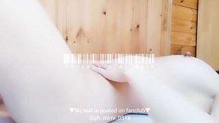 とっても恥ずかしいけど...全裸になります！