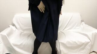ゴム手袋　勃起したあそこが苦しくてタイツをハサミで切ってビショビショなオナニーするセーラー服男の娘