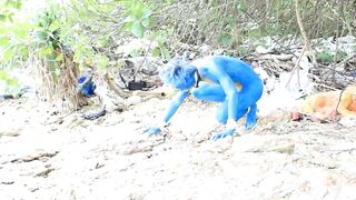 Bodypinat Cosplay : a Blue Pokemon in the Wild