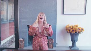 Tasha Reign Unboxes Her Replica Love Doll - Porn Star Sex Doll