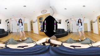 Gabby Bella big ass 20yo babe Virtual 3D Lapdance