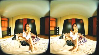 3D - VR - Brunette teen with an High Heels Fetish