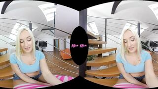 18VR Daisy Lee Loves Fuck In Stockings VR Porn