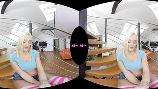 18VR Daisy Lee Loves Fuck In Stockings VR Porn
