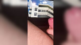 Парень жестко ебёт свою руку и сладко кончает под хентай