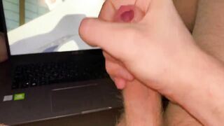 Кончает на жесткий хентай без цензуры