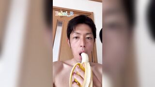 Good-looking guy who enjoys bananas in SEXY ♡