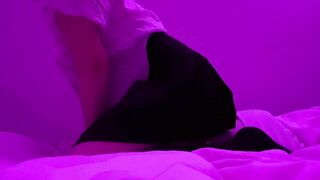 Kawaii girl doing herself and reading lesbian hentai ♡Pillow Humping