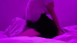 Kawaii girl doing herself and reading lesbian hentai ♡Pillow Humping