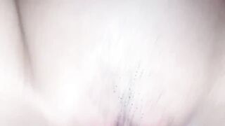 うっすら産毛の生えたいやらしいおまんこに中出し❤️【日本人素人HENTAIカップル個人撮影1】