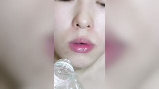 【ASMR】(IV)素人娘が全裸でお風呂場でお茶を飲むだけの動画【裏垢女子／絶滅黒髪系】