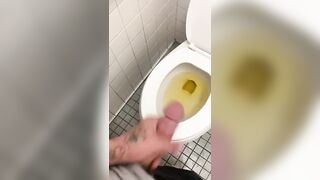 ThisBoiT jerks his dick at work while supposed to be working
