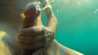 Handjob Underwater fast cum