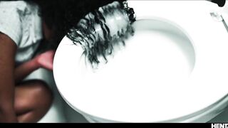 Hot mulatto chick fucked in all holes by Alien monsters