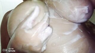 rich video of pelusitahoney who has returned from a delicious fuck wanting more, she bathes with hot water wanting much