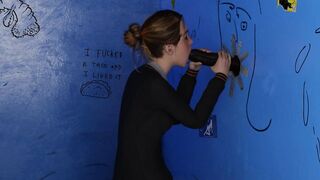 Hermione Granger sucks dick in glory hole
