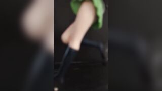 五等分の花嫁 中野四葉の生脚太ももにおちんちん擦り付けて射精 フィギュアぶっかけ