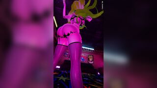 Sexy VR Bitch Throwing Ass to Buck Bumble