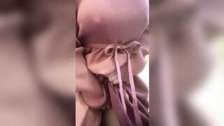電車で知らないおじさんに触られて　ムズムズが止まらず我慢出来ずにお家でオナニー