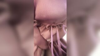 電車で知らないおじさんに触られて　ムズムズが止まらず我慢出来ずにお家でオナニー