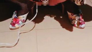 電マでM字開脚オナニー