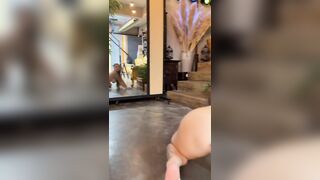 Loirinha Exibindo A Bucetinha Com Plug Anal Enfiado no Cuzinho Elis Nebsniak