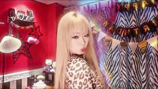 ♡ HOT LEOPARD PRINT ASIAN BABY WITH DISCO BALL ♡