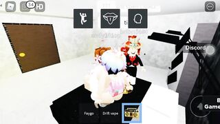 Sex cookie tug of war in Roblox